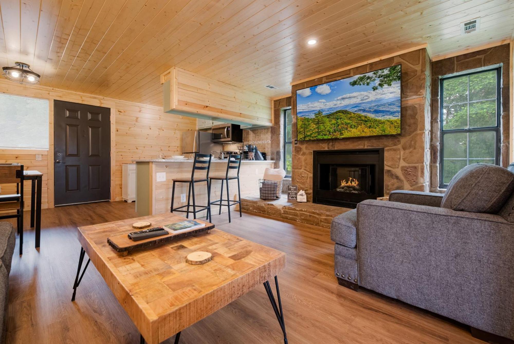 Mountain Views At Dolly'S Castle Unit 3 Villa เซอเวียร์วีล ภายนอก รูปภาพ
